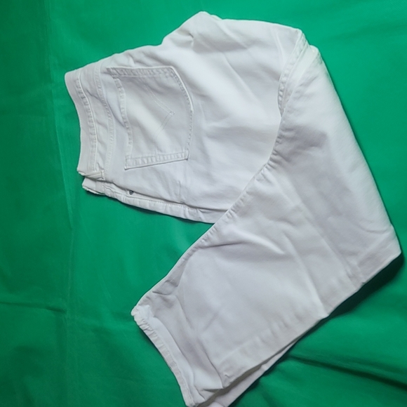 Ladies Levi Jean's - Picture 8 of 8